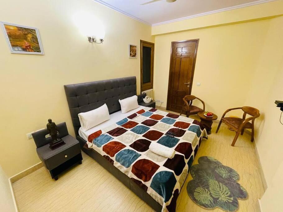 Divine India Service 4bhk,d-36, Saket Apartment *