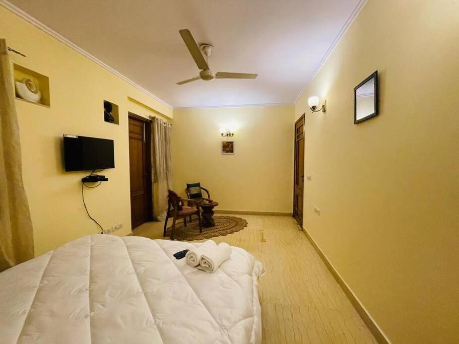 Divine India Service 4bhk,d-36, Saket