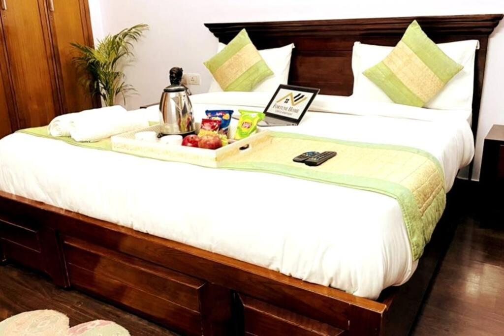 Apartment Divine India Service 4bhk,d-36, Saket
