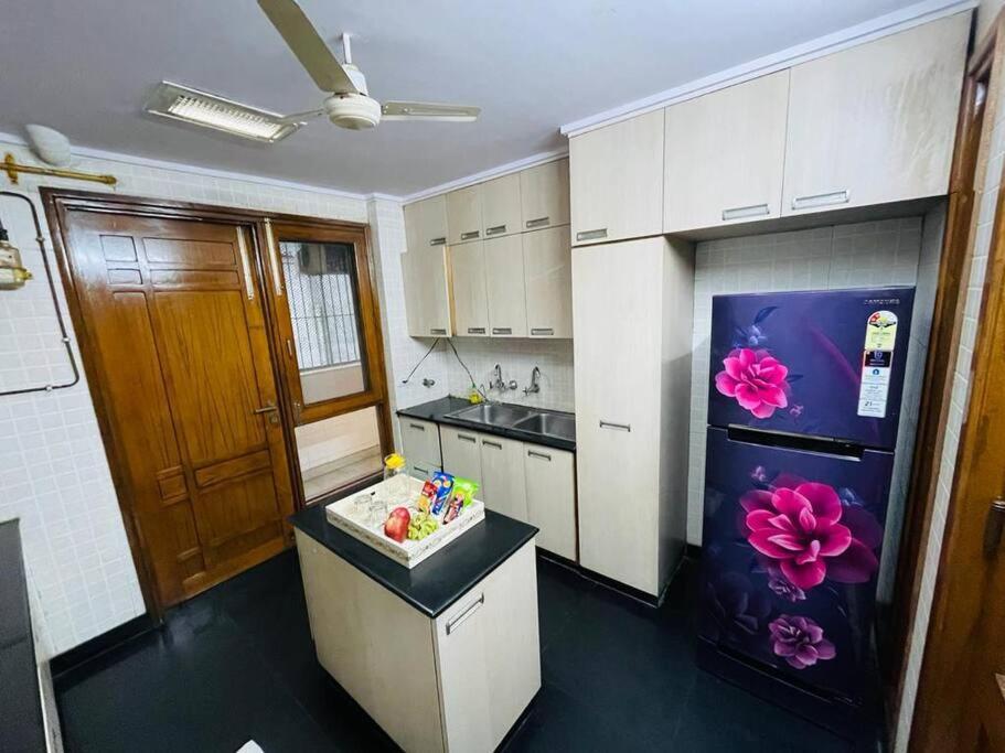 Divine India Service 4bhk,d-36, Saket Apartment New Delhi