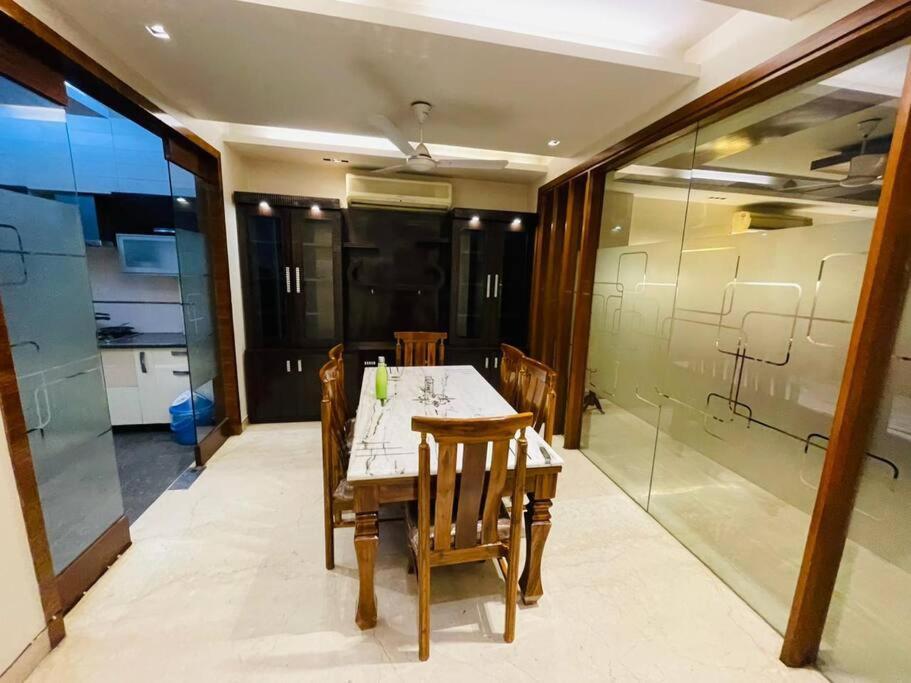 Divine India Service 4bhk,d-36, Saket New Delhi