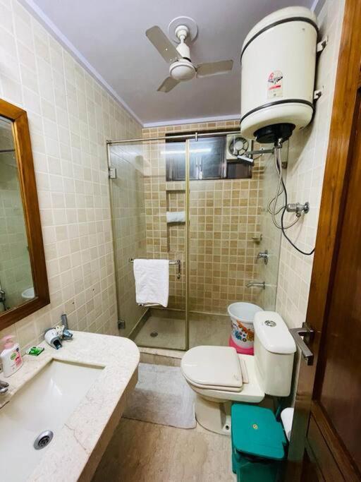 Divine India Service 4bhk,d-36, Saket Apartment