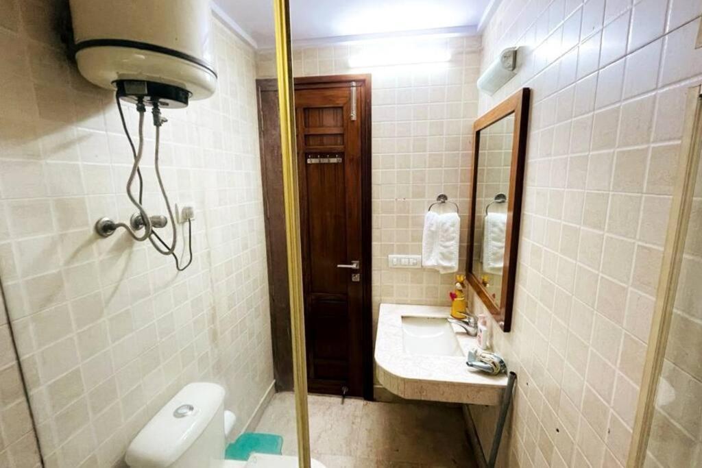 Divine India Service 4bhk,d-36, Saket Apartment New Delhi
