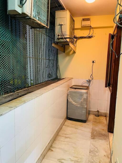 Apartment Divine India Service 4bhk,d-36, Saket *