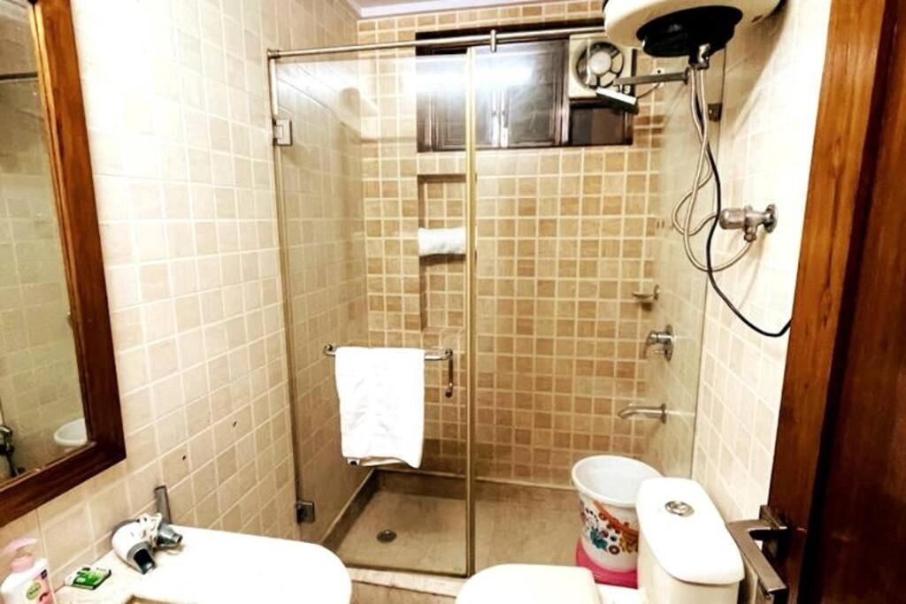 Divine India Service 4bhk,d-36, Saket * New Delhi
